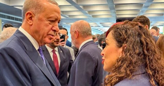 Samiti në Tiranë/ Osmani ndan foto nga takimi me Erdogan: Një mik