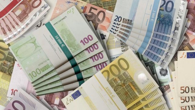 Euro e nis javën në rënie të mëtejshme, zbret drejt