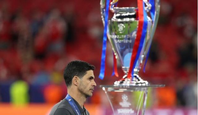 Arteta e ka me gjyqtarin pas humbjes: Ajo n&euml; shtes&euml; mund t&euml; jepej