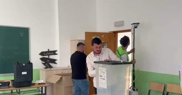 Probleme në një nga qendrat e votimit në Fushë-Krujë,