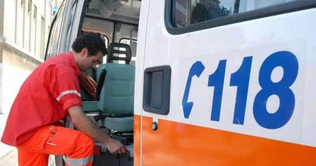 E rëndë në Itali/ U shtyp nga një kamion ndërtimi