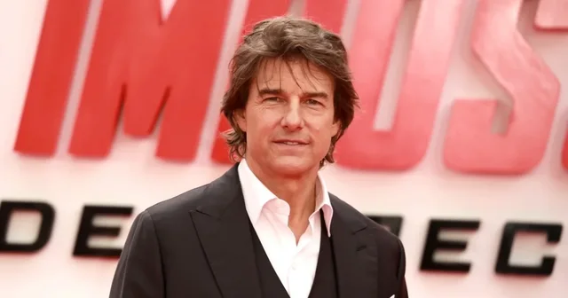VIDEO/ 8 minuta duartrokitje nga publiku për Tom Cruise në paraqitjen