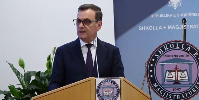 &ldquo;Duhet t&rsquo;i sh&euml;rbeni ligjit&rdquo;/ Sadushi porosi