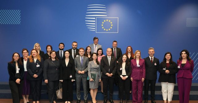 Hapja zyrtare e Grup-Kapitullit 3, Hasani në Bruksel: Një gurthemel i