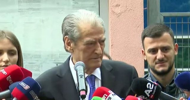 "A keni komunikuar me LaCivita në 72 orët e fundit?",