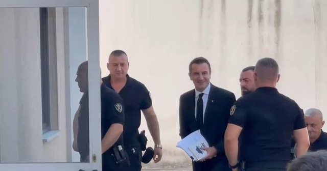 Padia e Veliaj kundër Ols Dados/ Shtyhet seanca në Gjykatën