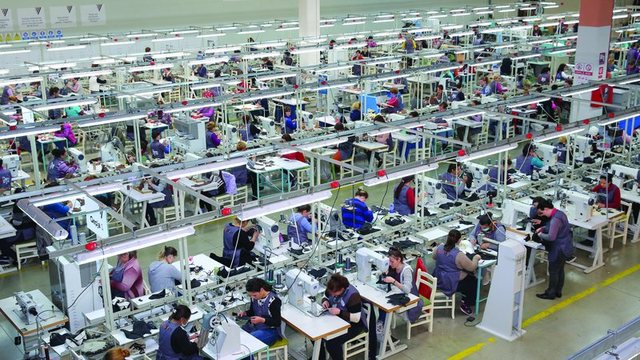 Euro “shkatërron” fasonin, eksportet bien 14% në maj,
