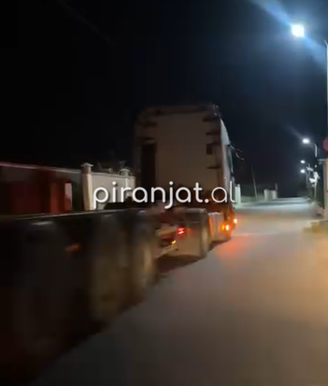 VIDEO/ Banor&euml;t e Spitall&euml;s denoncojn&euml; qarkullimin e mjeteve