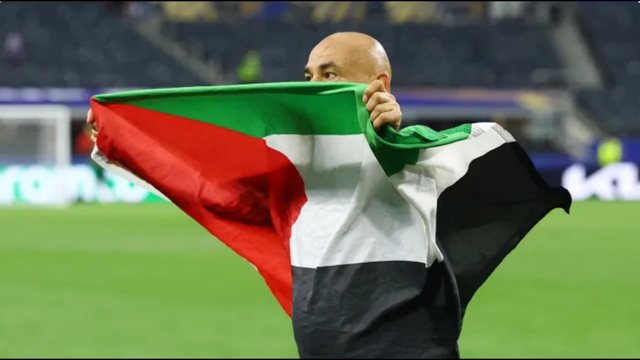 Shpalosi flamurin e Palestinës, por FIFA nuk do ta sanksionojë