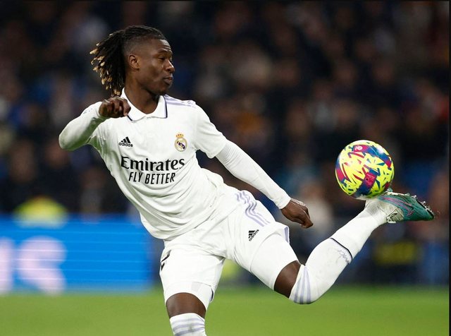 Inter k&euml;mb&euml;ngul p&euml;r Camaving&euml;n, p&euml;r Real Madrid