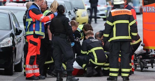 Sulmi me thikë në stacionin e trenit në Hamburg/ Dalin DETAJE