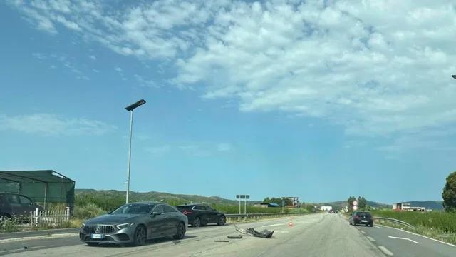 Aksident i trefisht&euml;, plagosen dy persona n&euml; aksin Peqin-Elbasan