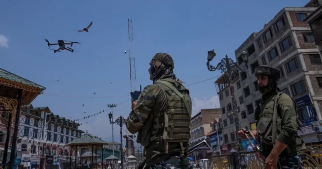 Përshkallëzohen tensionet në Kashmir, Pakistani dhe India