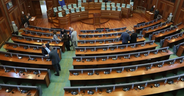 Ngërçi politik/ Dështon sërish konstituimi i Kuvendit