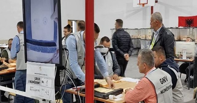 Numërohen 169 kuti në Durrës, PS kryeson me 52%, PD merr 40%