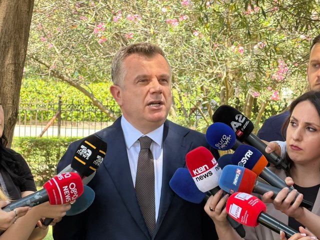 Petro Koçi shpërtheu kundër Ballukut, Balla: Ditë të