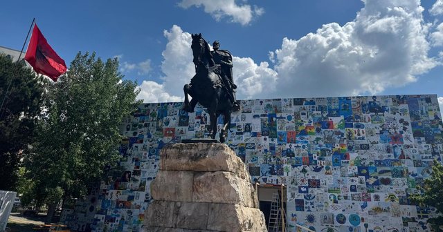 Samiti i Komunitetit Politik Evropian, Rama publikon foton e Skënderbeut:
