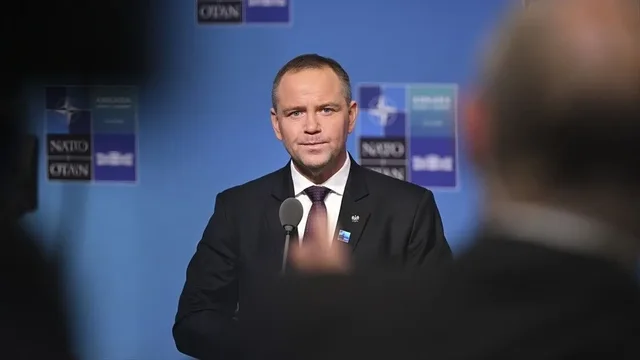 Polonia kërkon bazë të përhershme amerikane, Nawrocki: