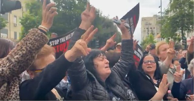 VIDEO/ Qytetarët nga bulevardi “Zogu i Parë”: Me Sali