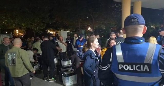 Zgjedhjet parlamentare/ Nis dorëzimi i kutive të votimit për