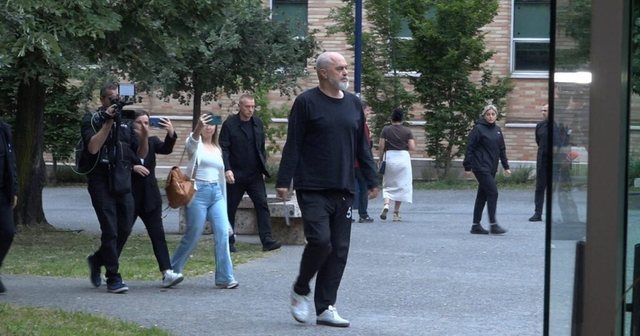  “Çfarë agimi ky sot”, Rama ndan foto nga oborri i
