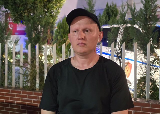 Gazetari Osman Stafa u sulmua nga dy persona pas protestës, reagon