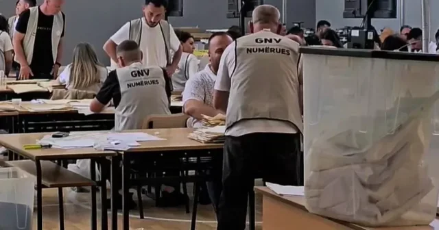 Procesi i numërimit të votave në bashkinë e Vaut të
