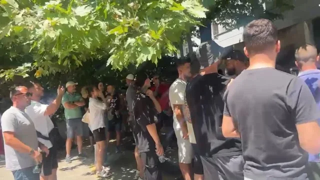 Seanca p&euml;r 21 t&euml; arrestuarit, protestuesi shfaq probleme