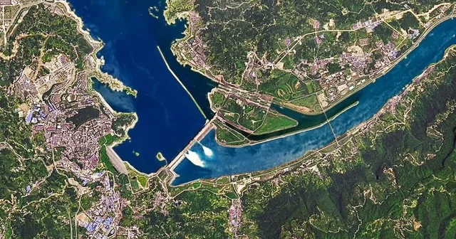 Diga e Tre Grykave në Kinë, ndërtimi gjigant njerëzor