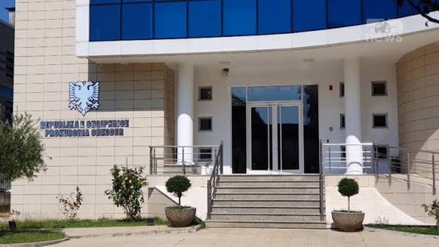 EMRI/ Premtonte programe studimi jasht&euml; dhe zhvaste qytetar&euml;t,