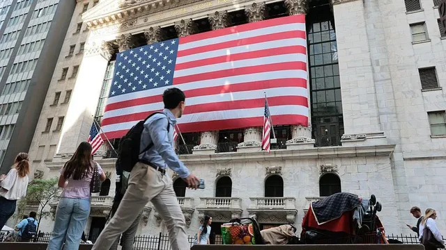 Pse ekonomia amerikane po ec&euml;n shum&euml; m&euml; mir&euml; se pjesa