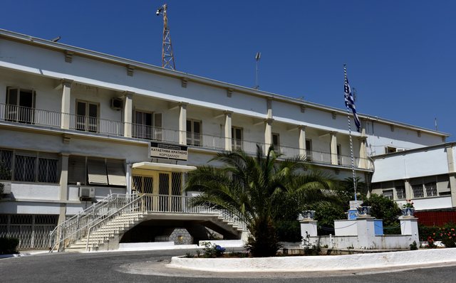 I d&euml;nuar p&euml;r drog&euml;, 48-vje&ccedil;ari shqiptar arratiset nga