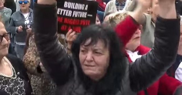 Protesta e opozitës/ qytetari: Zgjedhjet janë vjedhur !