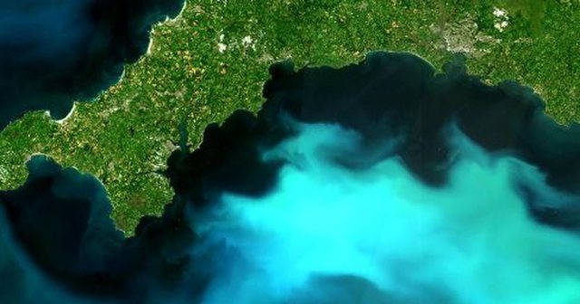 NASA kap momentin e rrall&euml; kur Deti i Zi &ldquo;shp&euml;rthen&rdquo;