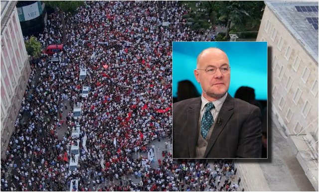Protestat p&euml;r largimin e Ram&euml;s, Auron Tare: Rinia &euml;sht&euml;