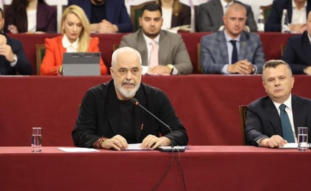 Protestuesit i lanë 24 orë afat, Rama reagon sërish për