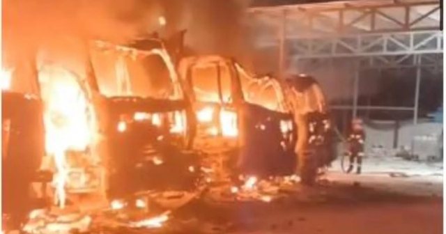 Digjen 5 mjete të tonazhit të rëndë në Kurbin, dyshohet