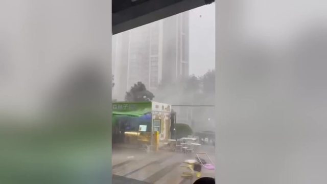 Përmbytje të befasishme në Kinë/ 10 të vdekur dhe 23