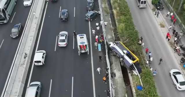 Aksidenti i autobusit të linjës Berat-Tiranë, në reanimacion