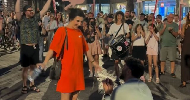 I riu zgjedh protest&euml;n p&euml;r t&rsquo;i propozuar partneres, ulet n&euml;
