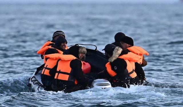 Rikthehen gomonet me emigrant&euml; klandestin&euml; n&euml; Vlor&euml;,