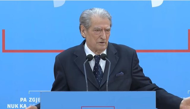 Rama sulmoi protestuesit/ Reagon Berisha: 200 mij&euml; shqiptar&euml;