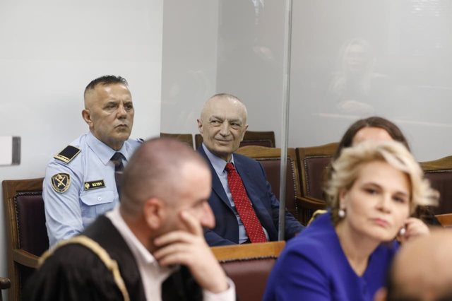 GJKKO gjobit Kryemadhin dhe avokatin e Metës, ndërhynë pa leje