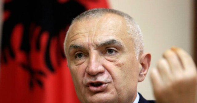 "Mbajti gjitha postet e larta në Shqipëri"/