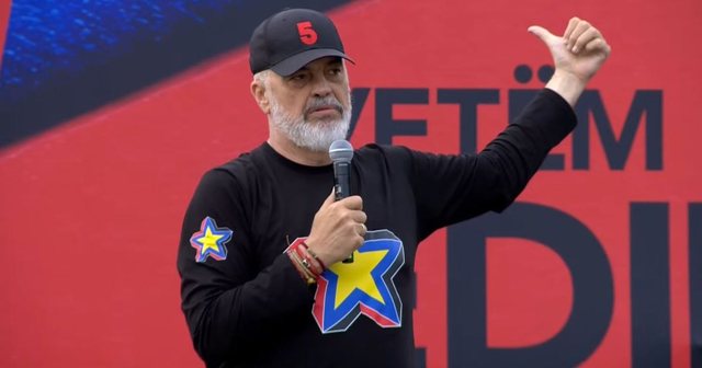 "Bufi është një kafshë që rri dhe ha miletin e vet
