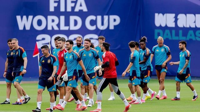 Sulmuesi i Spanjës sulmon ashpër FIFA-n për çmimet e
