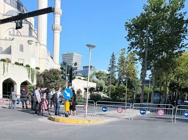 Rrethim i Kuvendit dhe numër i shtuar efektivësh! Reagon Bardhi,