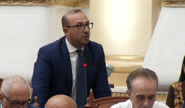 Korreshi ironizon Lamallarin: Po të ishte për të do të