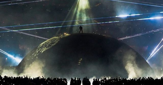 4 milionë euro për koncertin e Kanye West, Auron Tare ironizon