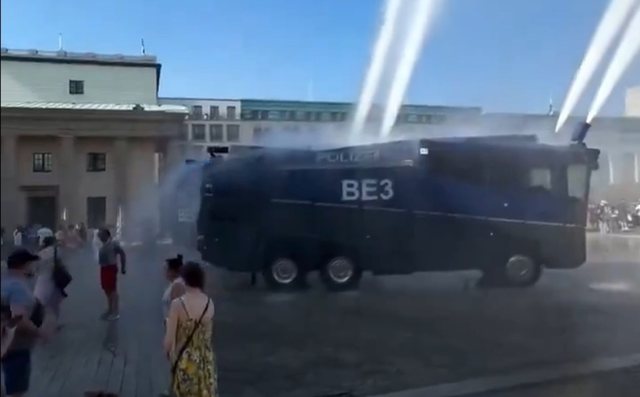 Evropa p&euml;rfshihet nga vala ekstreme e t&euml; nxehtit, rreth 1,000 viktima